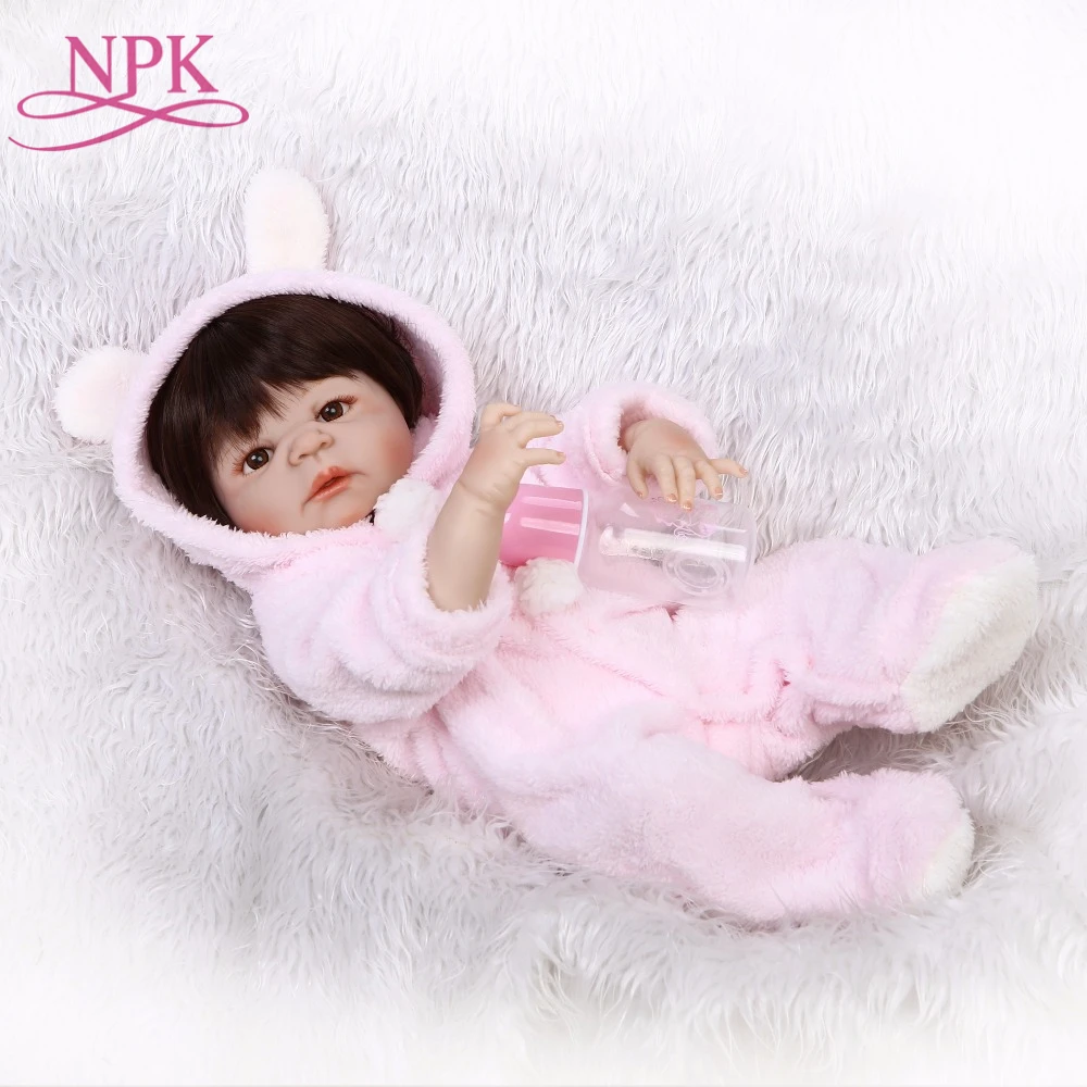 NPK מלאה סיליקון ויניל בובות ונולד מחדש 23inch 57cm תינוקות בובה מציאותית מציאותי התינוק עם ורוד קטיפה בגדים