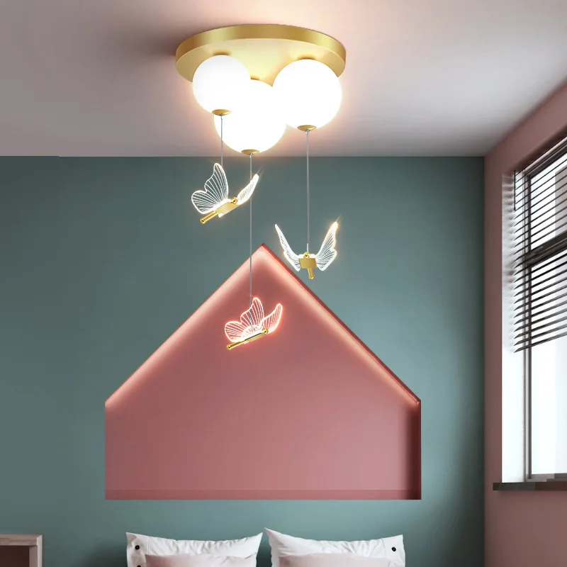 פשוט ומודרני השינה מנורה עם הכדור פרפר חמים ורומנטי מנורת תקרה לחדר ילדים תליון אור פנימי אור